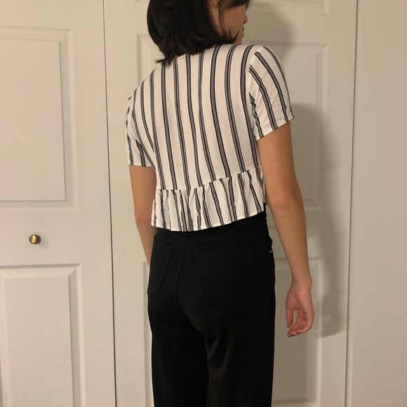 Cropped Front Tie Top - Picture 3 of 3